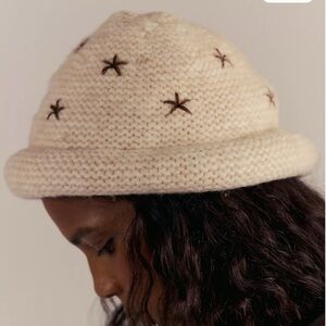 Daisy Knitted Bucket Hat